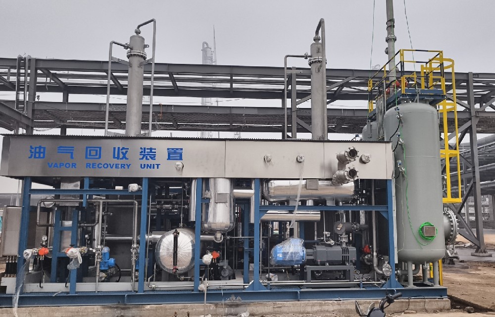 油氣回收裝置現(xiàn)場(chǎng)圖.jpg